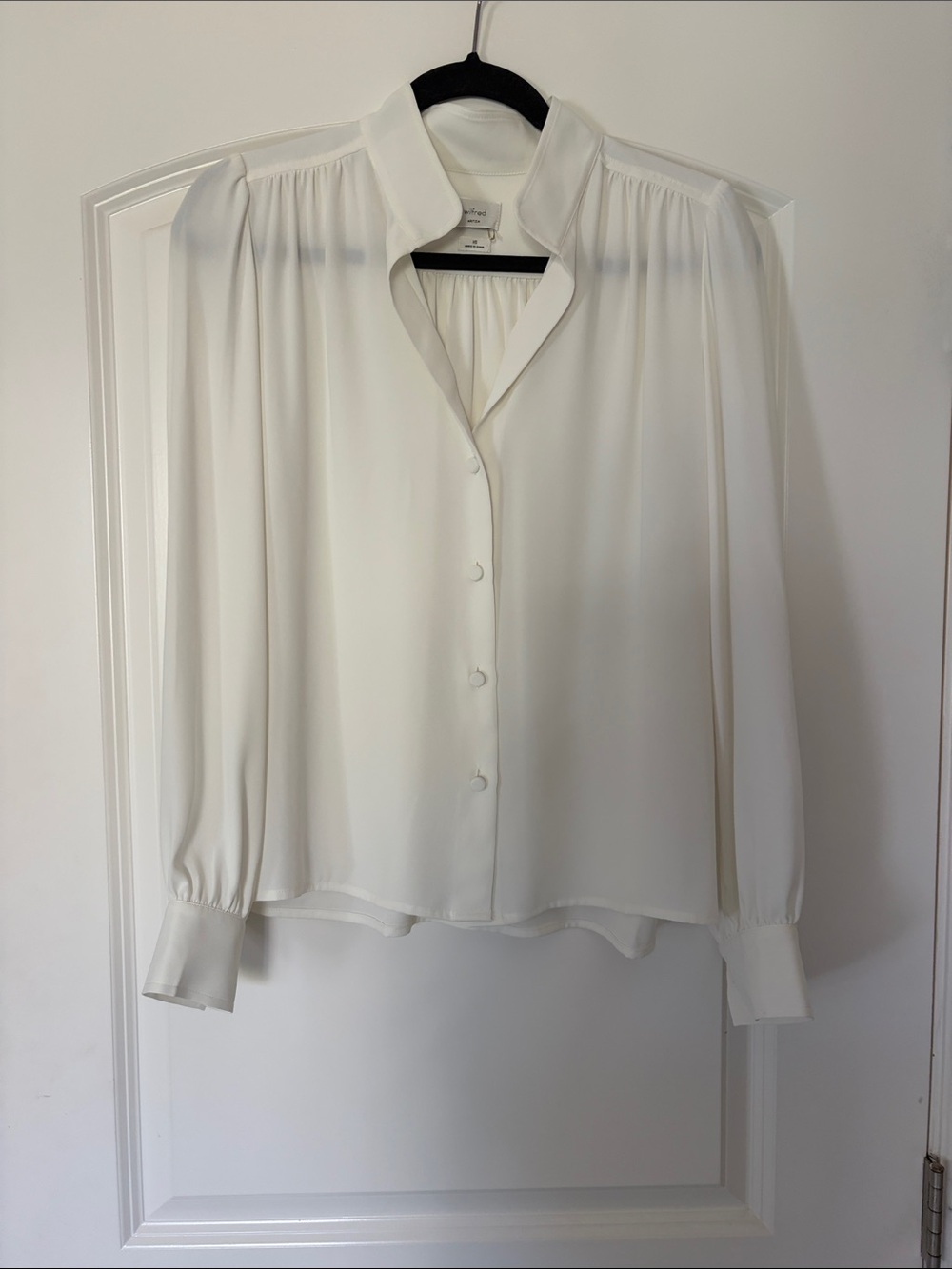 Aritzia cream Long-Sleeve Gathered Shoulder Button Blouse XS